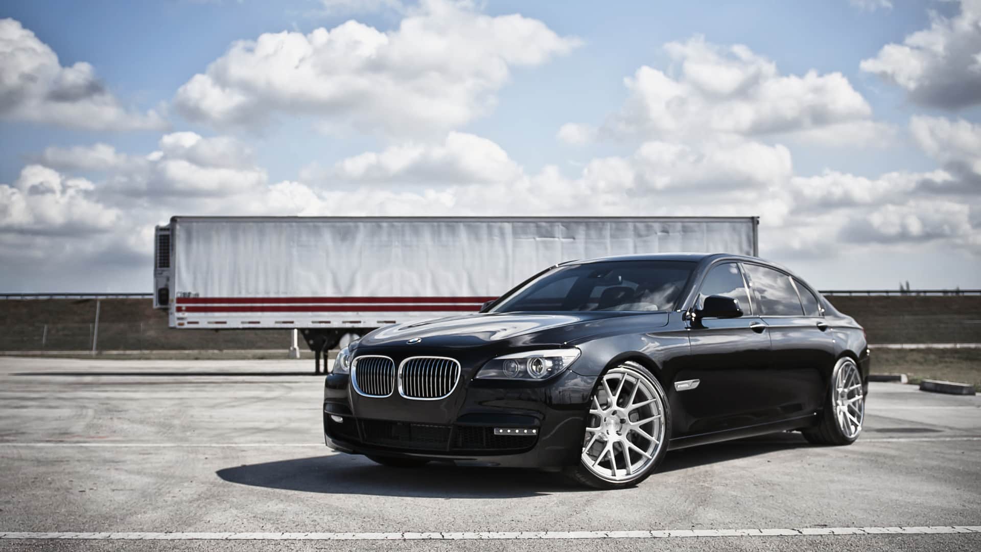 Parallel parking will be no headache with BMW 7 series with outstandingly smart features - 55