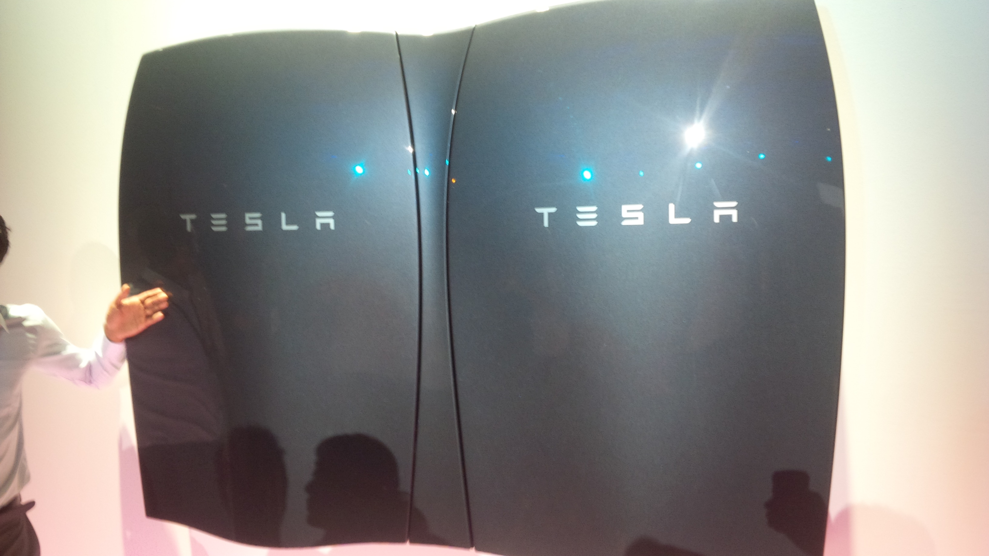Tesla-PowerWall (1)