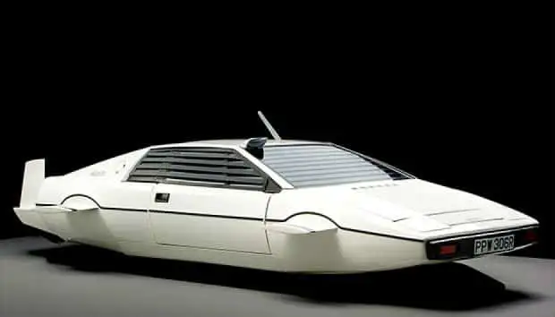 MTI ODA NTE MzA NTMwMzM Jmes-bond-car