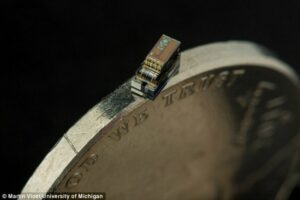 Micro Mote - The smallest computer in the world