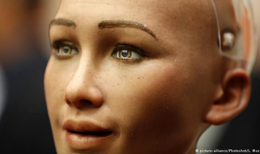 Sophia, a life-like humanoid robot, is pictured at the UN headquarters in New York, Oct. 11, 2017 (picture-alliance/Photoshot/L. Muzi)