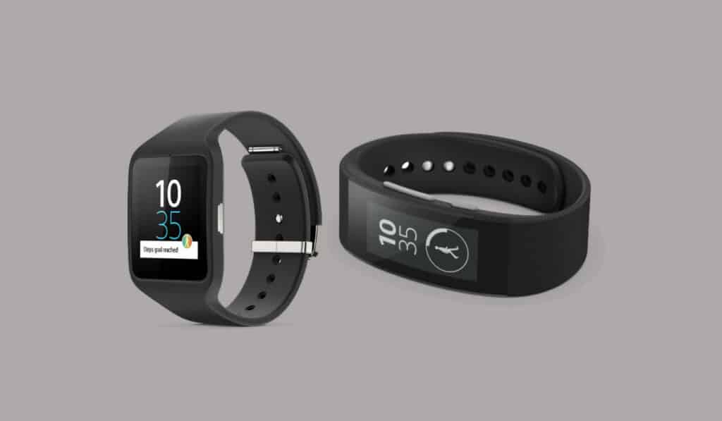 difference between fitness band and smartwatch