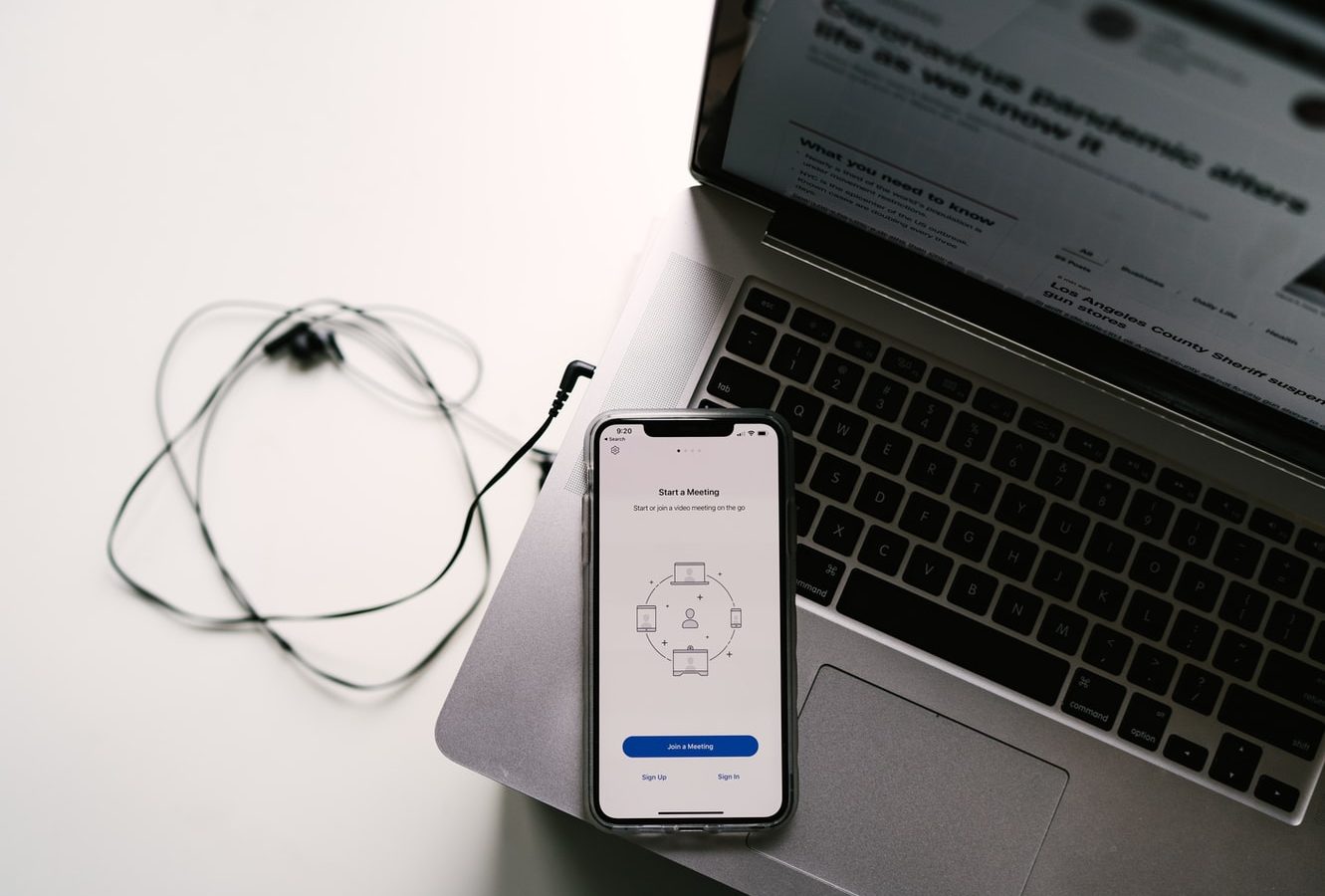 photo-1585230477660-8b044984c007