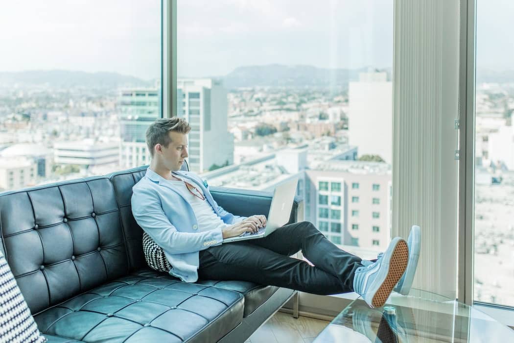 10 Pros and Cons of Outsourcing - 54