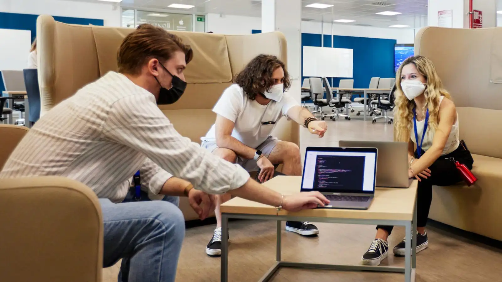 Apple Naples Developer Academy Students Collaborate big.jpg.slideshow medium x