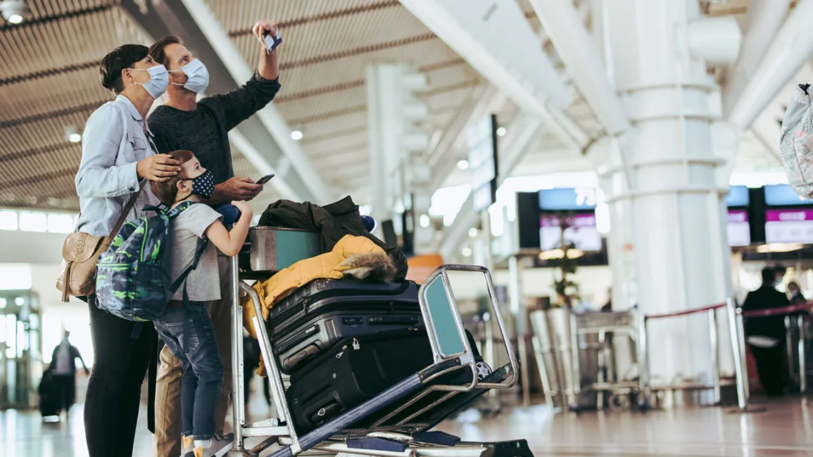 family airport masks x header x