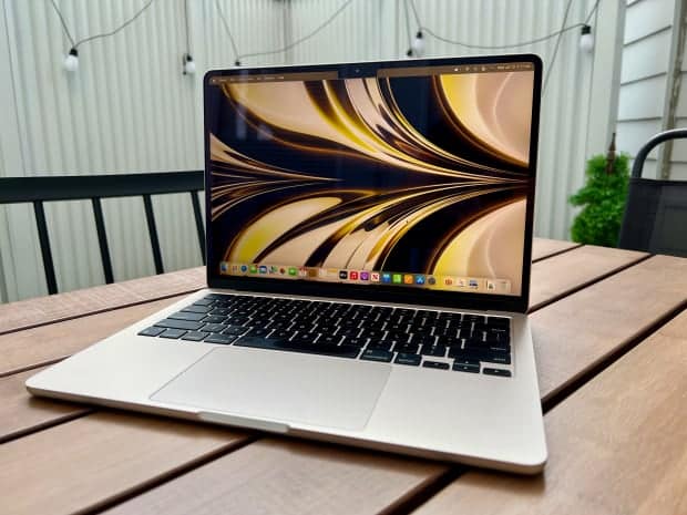 apple macbook air m review