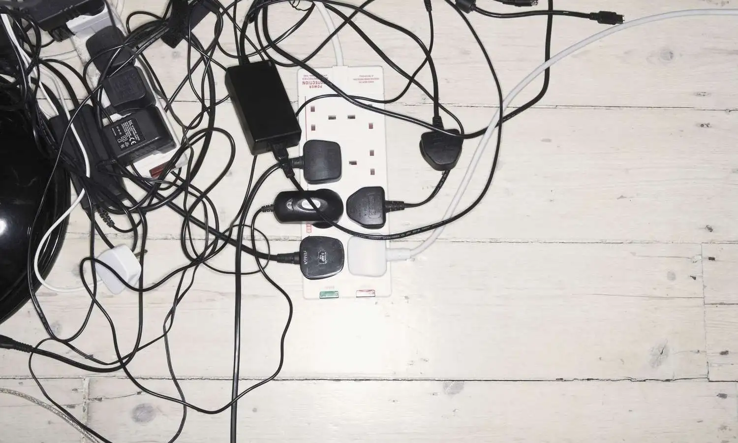How to Tame Your Tangled Cables How to Organize Cables