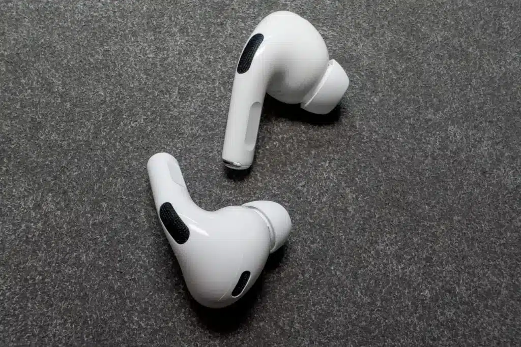 why are Apple Airpods white